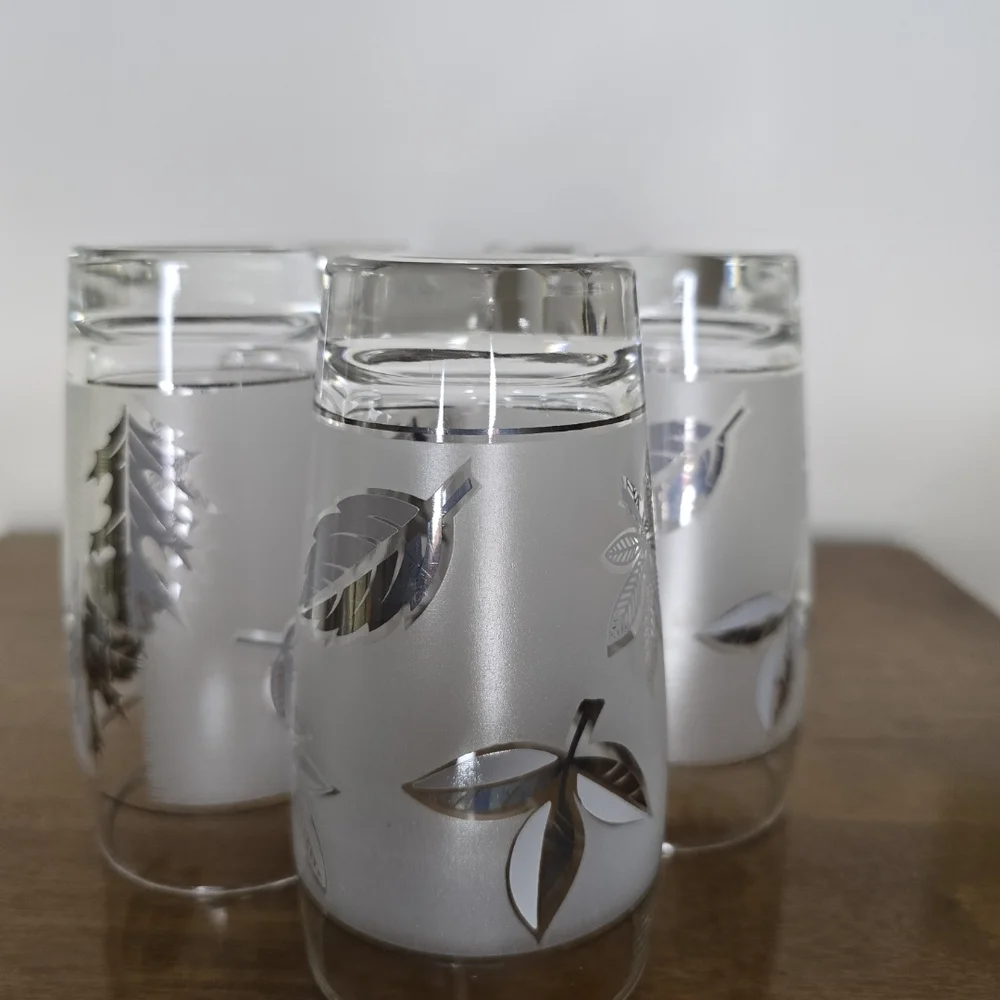 Libbey Mid Century Modern Silver Leaf Frosted Drinkware Set for Dining